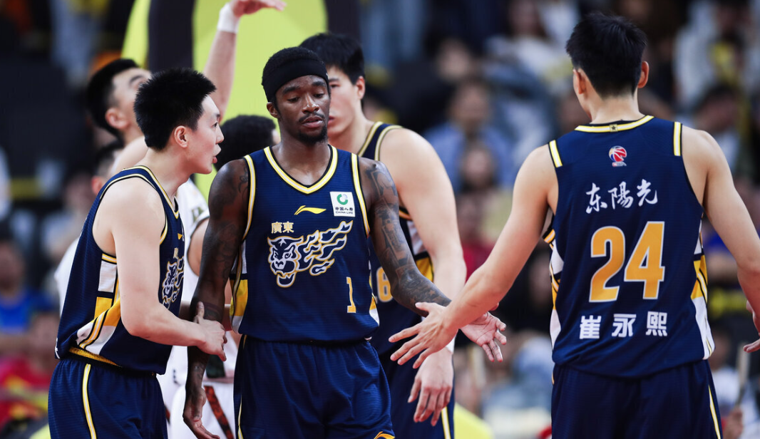 Kaiyun网页版-破案！第3节追到差9分，杜锋却撤下萨姆纳的原因找到，奎因要背锅